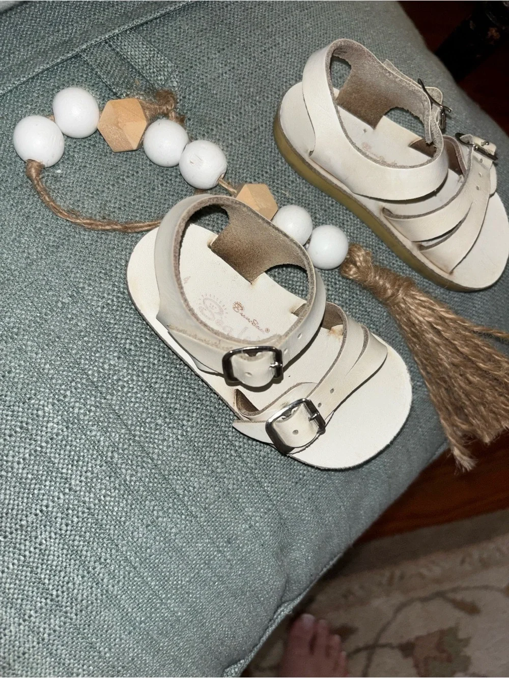 Toddler Cream Leather Double-Buckle Sandals